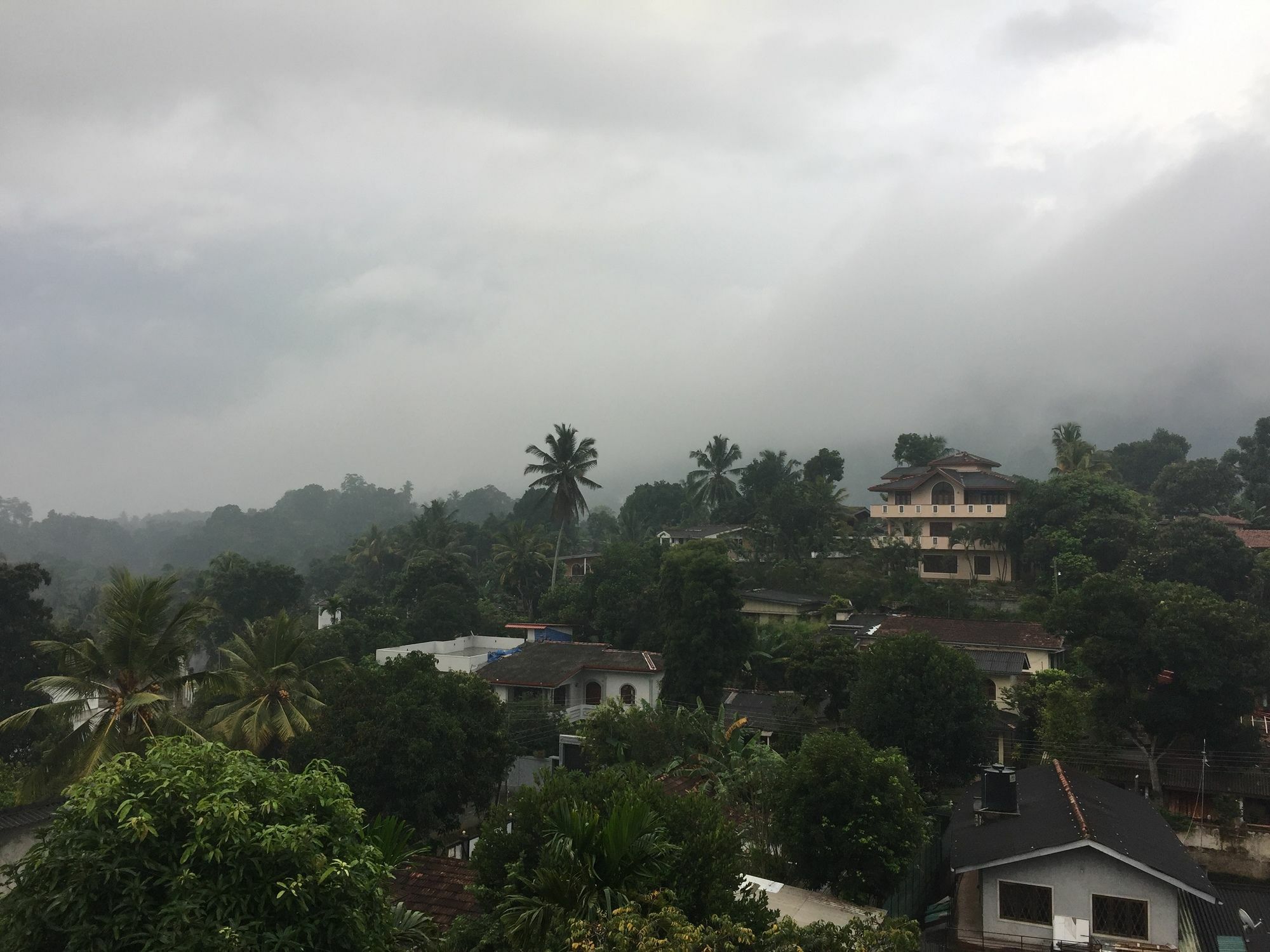 Resident View Homestay كاندي المظهر الخارجي الصورة