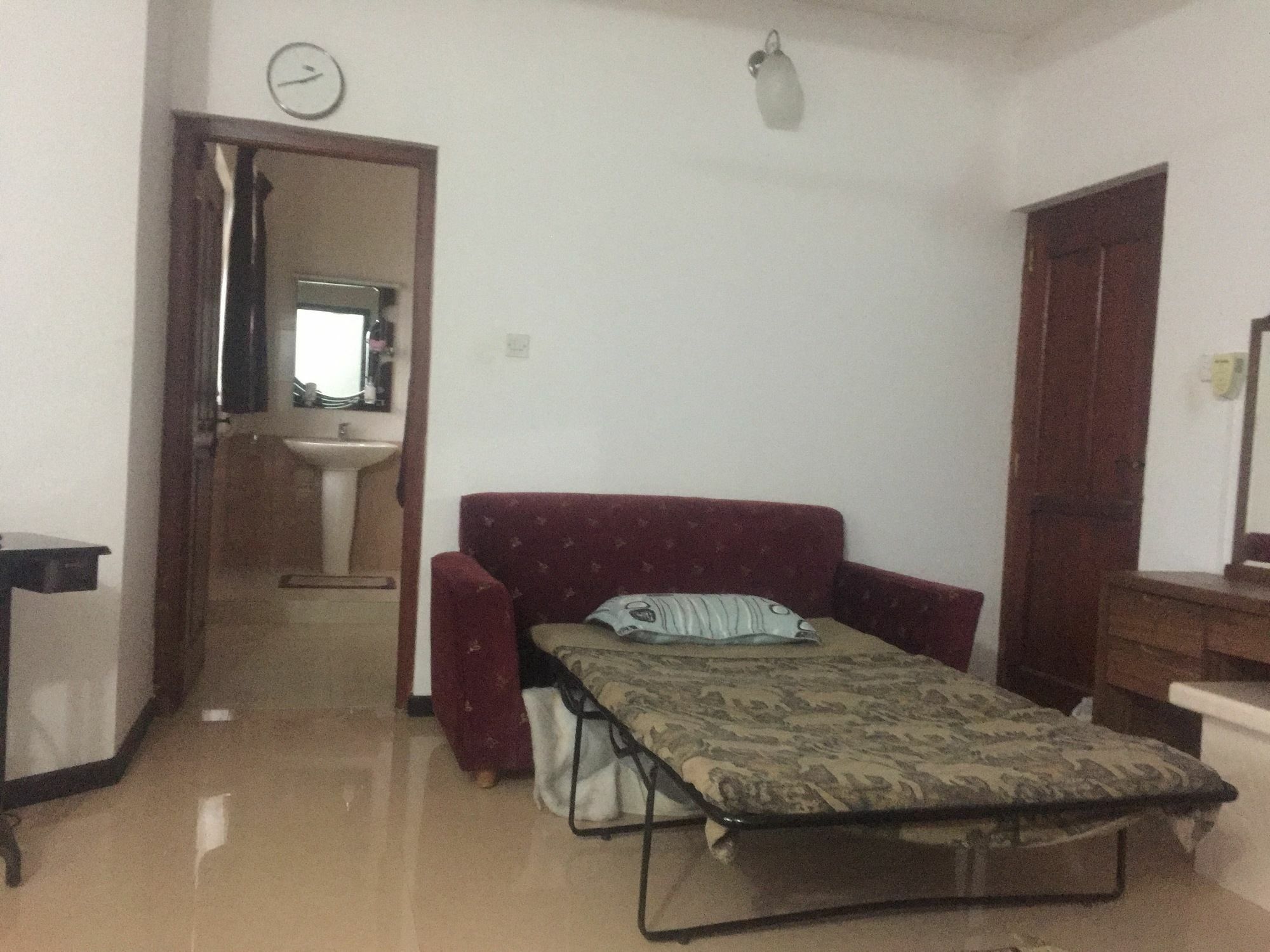 Resident View Homestay كاندي المظهر الخارجي الصورة